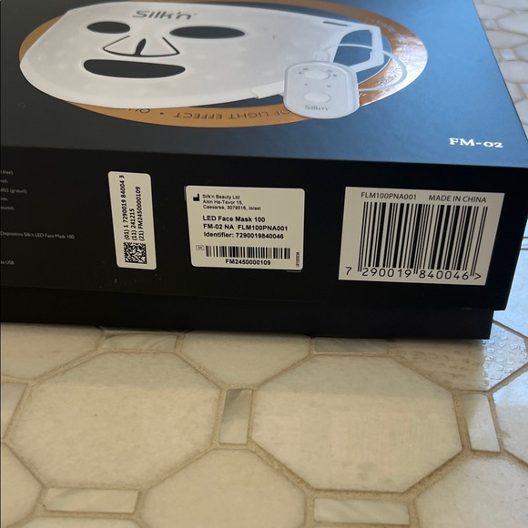 LED Face Mask - White - Picture 3 of 10